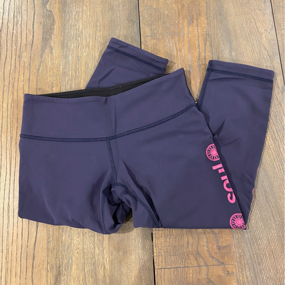 LULULEMON soul cycle navy cropped wunder under legging 8